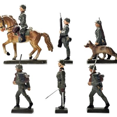 Sale Photo Thumbnail #162: (6) Lineol  Italian Infantry, Cavalry & K9 Figures
