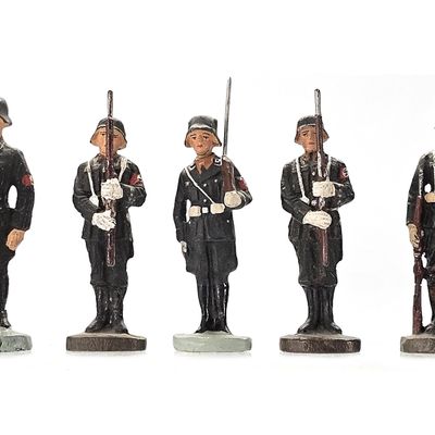 Sale Photo Thumbnail #80: (5) Elastolin WWII German Military Soldiers