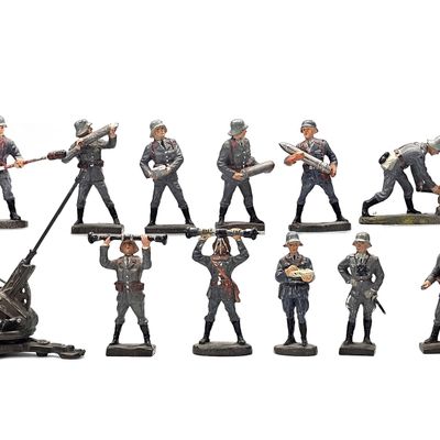Sale Photo Thumbnail #229: (12) Lineol/Elastolin German Artillery & Flak Crew Special Force