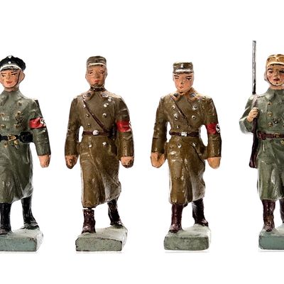 Sale Photo Thumbnail #31: (4) Lineol WWII German Military Marching Soldiers