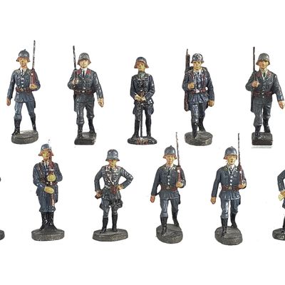 Sale Photo Thumbnail #324: (11) Elastolin Lineol German Military Soldiers