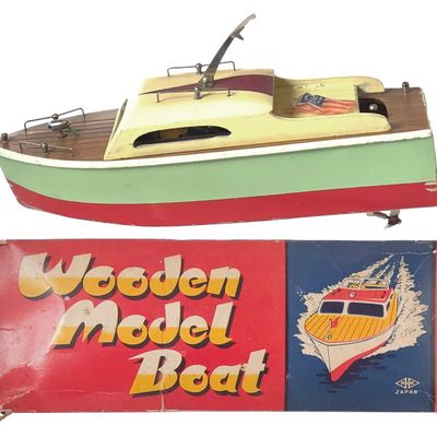Sale Photo Thumbnail #618: Lantoy 4201 Battery Operated Wooden Model Boat Boxed