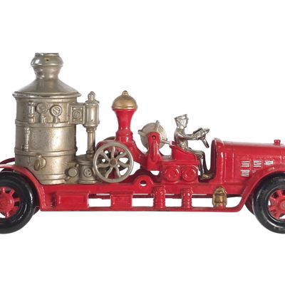 Sale Photo Thumbnail #553: Kenton Toys Large Fire Engine Pumper Cast Iron