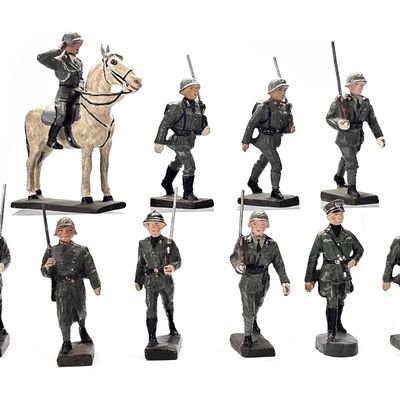 Sale Photo Thumbnail #224: (9) Lineol/Elastolin Mixed German & Italian Infantry Figures