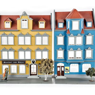 Sale Photo Thumbnail #299: (2) Elastolin/Lineol German Townhouse Facades & Diorama Elements