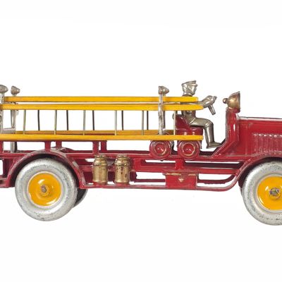 Sale Photo Thumbnail #397: Hubley "Bug Eye" Ladder Truck