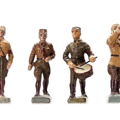 Sale Photo Thumbnail #41: (4) Elastolin/Lineol SA Brownshirts German Military Soldiers Band with Flag