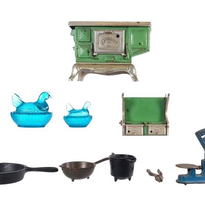 Sale Photo Thumbnail #615: (8) Kenton/Kilgore Assorted Cast Iron Cookware & More