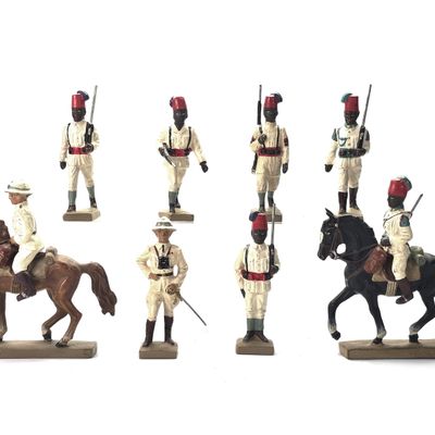 Sale Photo Thumbnail #289: (10) Lineol Italian Colonial Askari & Officer Figures