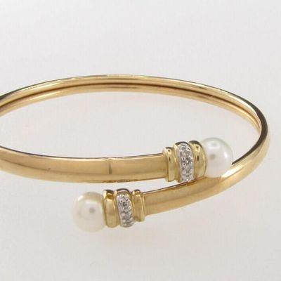 Sale Photo Thumbnail #21: 10K Yellow Gold Lady's Bangle Bracelet
