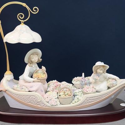 Sale Photo Thumbnail #122: Lladro Porcelain "Flowers Forever" Sculpture
