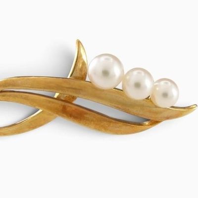 Sale Photo Thumbnail #27: 18K Yellow Gold Pearl Leaf Brooch