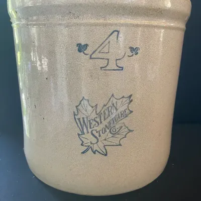 Vintage 4 Gallon Stoneware Crock￼