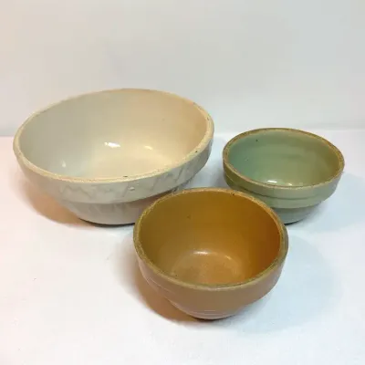 Antique Ruckles Pottery Bread Bowl And Vintage 5 in Bowls Made In USA