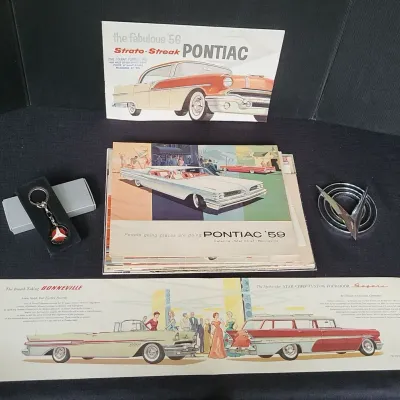 Vintage Showroom Advertising Brochures & More (WH4)