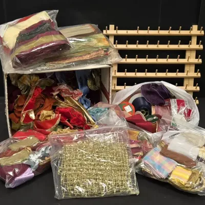 Ribbon Mystery Lot + (WH10)