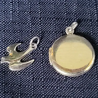 14K Gold Locket & Pendant (WH4)