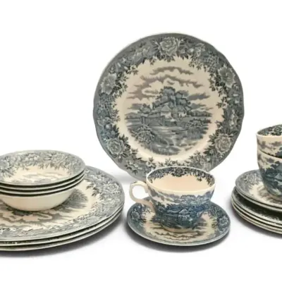 Salem China Co. "English Cottage"  Blue & White 18-Piece Dish Set