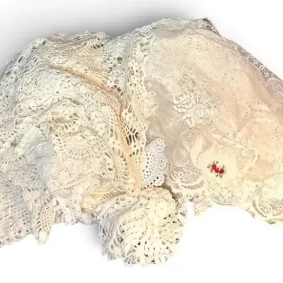 Lace Doilies & Tablecloths