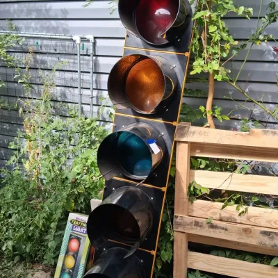 Large 5-Light Traffic Signal w/ Blinking Traffic Light in Box