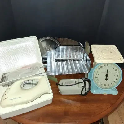 Kitchenware Lot – Meat Slicer, Hamilton Beach Mixer, Rival Knife & Scale