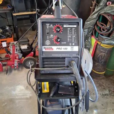 Lincoln Electric Pro 100 Wire Feed Welder w/ Cart, Leads & Accessories