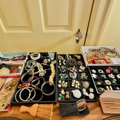 Sale Photo Thumbnail #9
