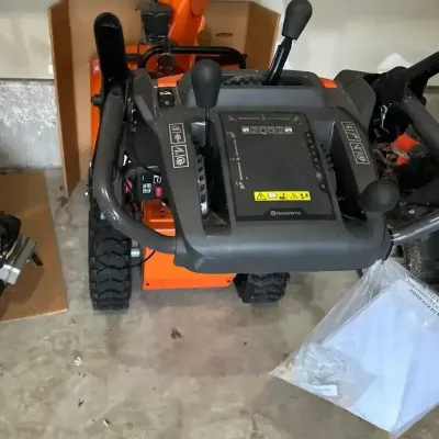 Husqvarna Snowthrower