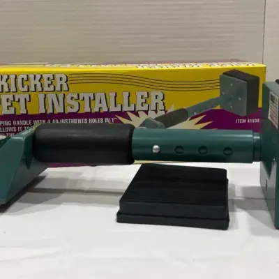Knee Kicker Carpet Installer