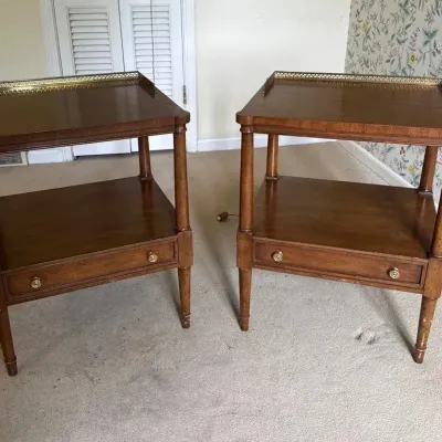 Pair of Vintage 2-Tier Nahon tradition mahogany side tables/nighstands