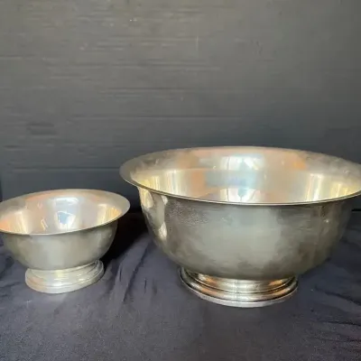 2 Sterling Silver Paul Revere Reproduction Pedestal Bowls: 890g Total Weight 