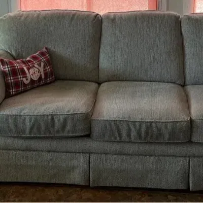 Flexsteel Sofa With Pillows & End Table