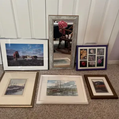Miscellaneous Wall Hanging Items