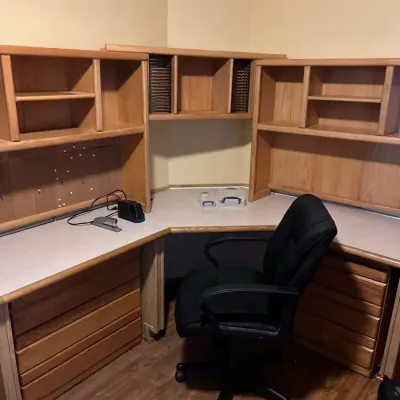 Large Corner Desk And Chair 