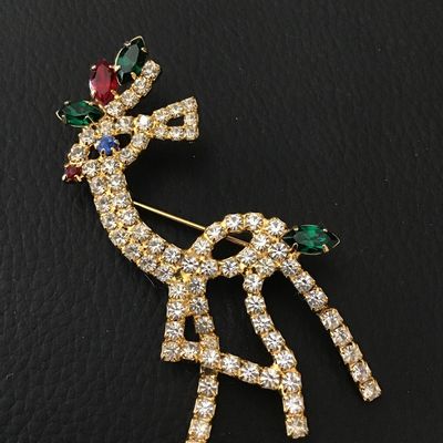 Vintage Rhinestone Giraffe Brooch