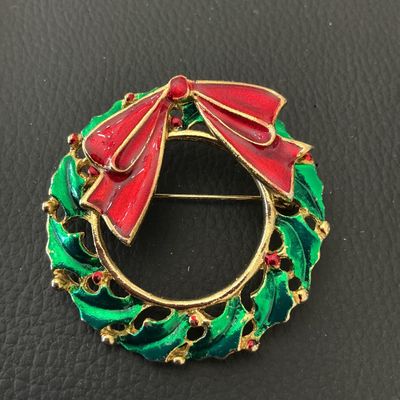 Vintage Christmas Wreath Brooch with Red Bow