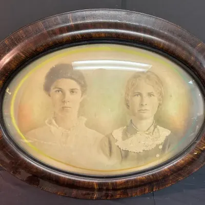 Antique Oval Bubble Frame & Portrait