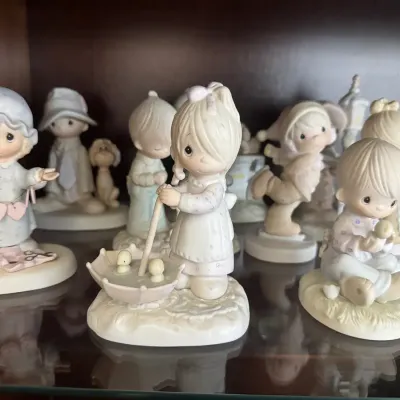Precious Moments Figurines Lot 1