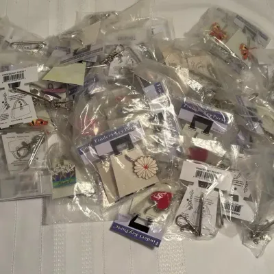 Finders Key Purse, Many