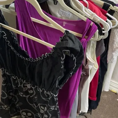 Women’s Sleeveless Tops And Tanks Lot 8