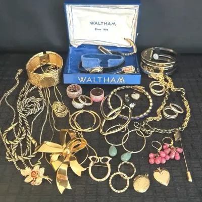 Vintage Ladies Waltham Watch & A Variety Of Gold Toned Pretties