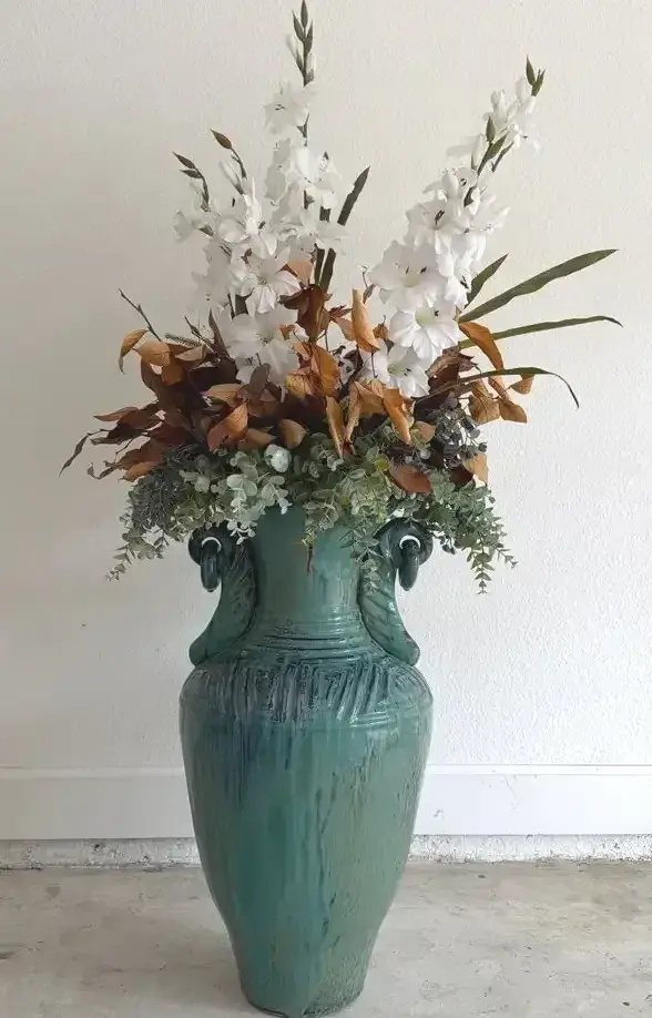 Ceramic Decorative Vase 