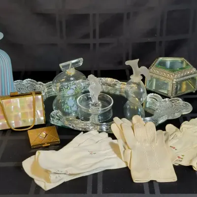 Vintage Vanity Items Featuring lalique 
