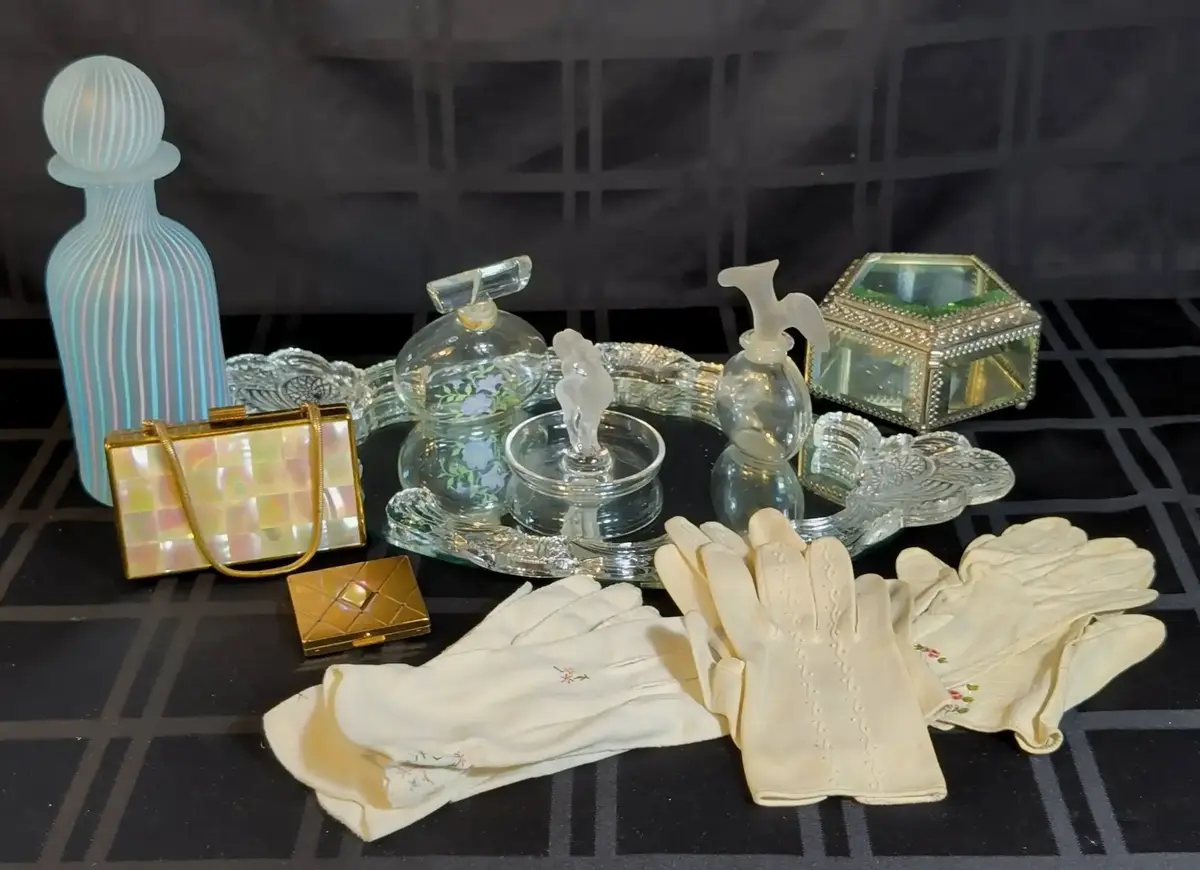 Vintage Vanity Items Featuring lalique 