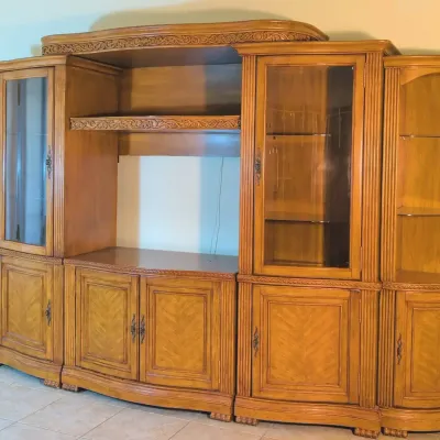 Traditional Style 6-Piece Entertainment Center 