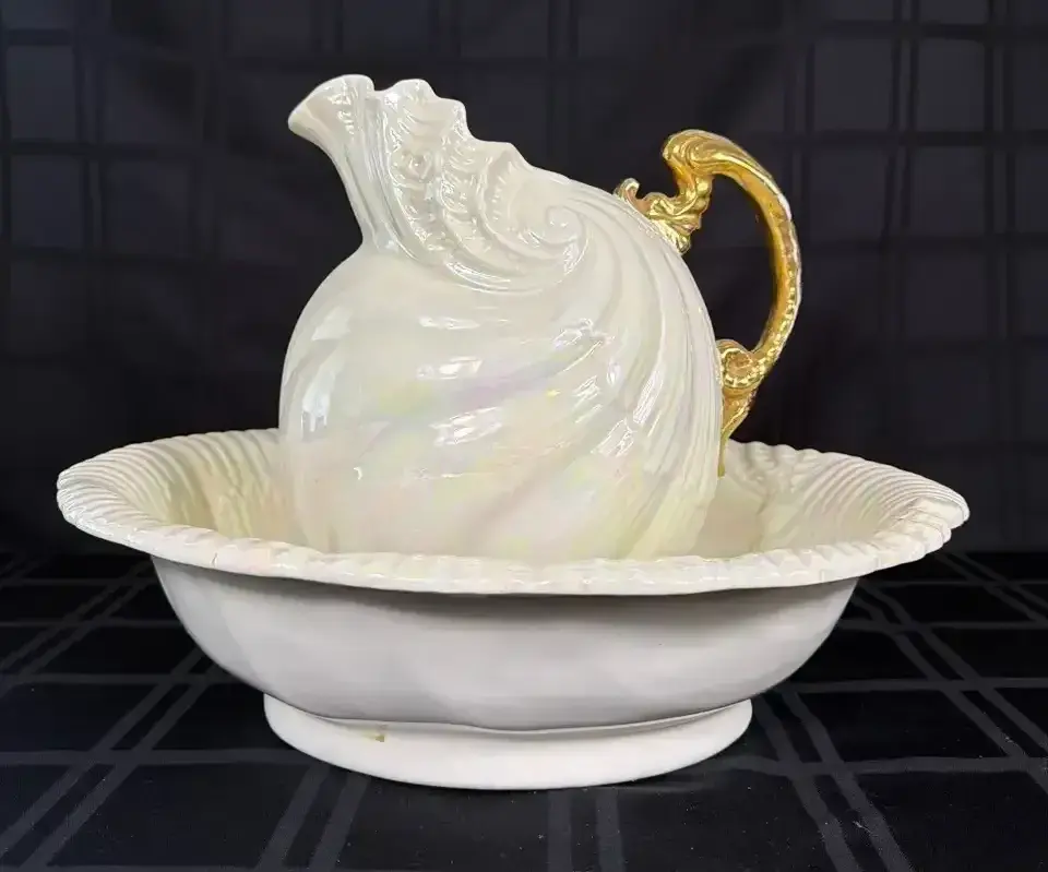 Shell Shaped Water Pitcher And Basin