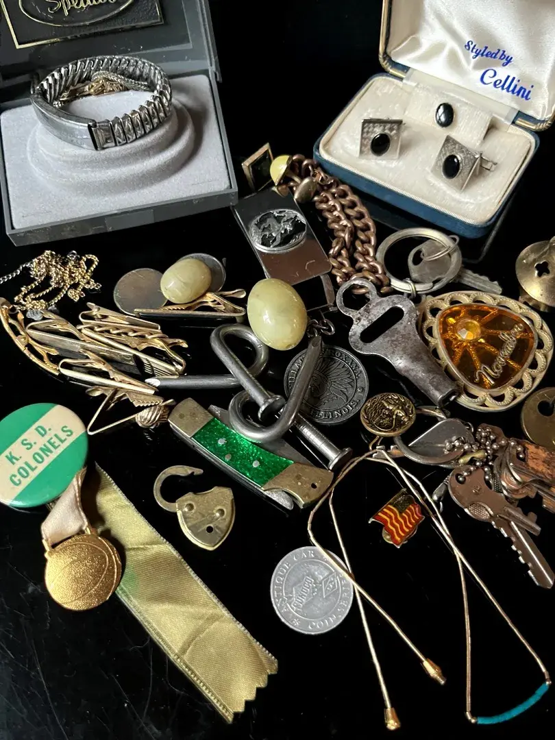Vintage Jewelry and Collectibles