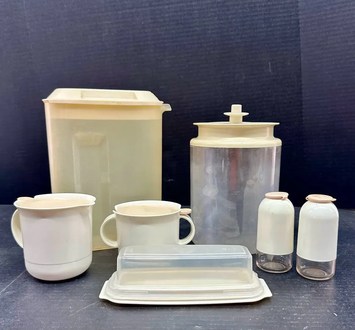 Tupperware & Rubber Maid Items Vintage 