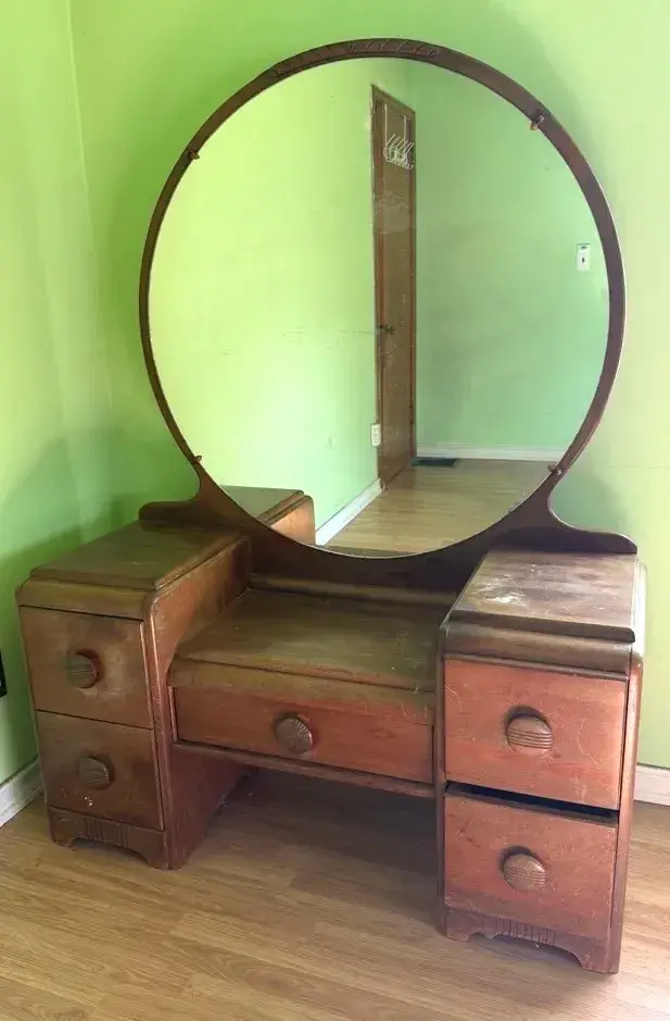 Art Deco Waterfall Round Mirrored Vanity/Dressing Cabinet