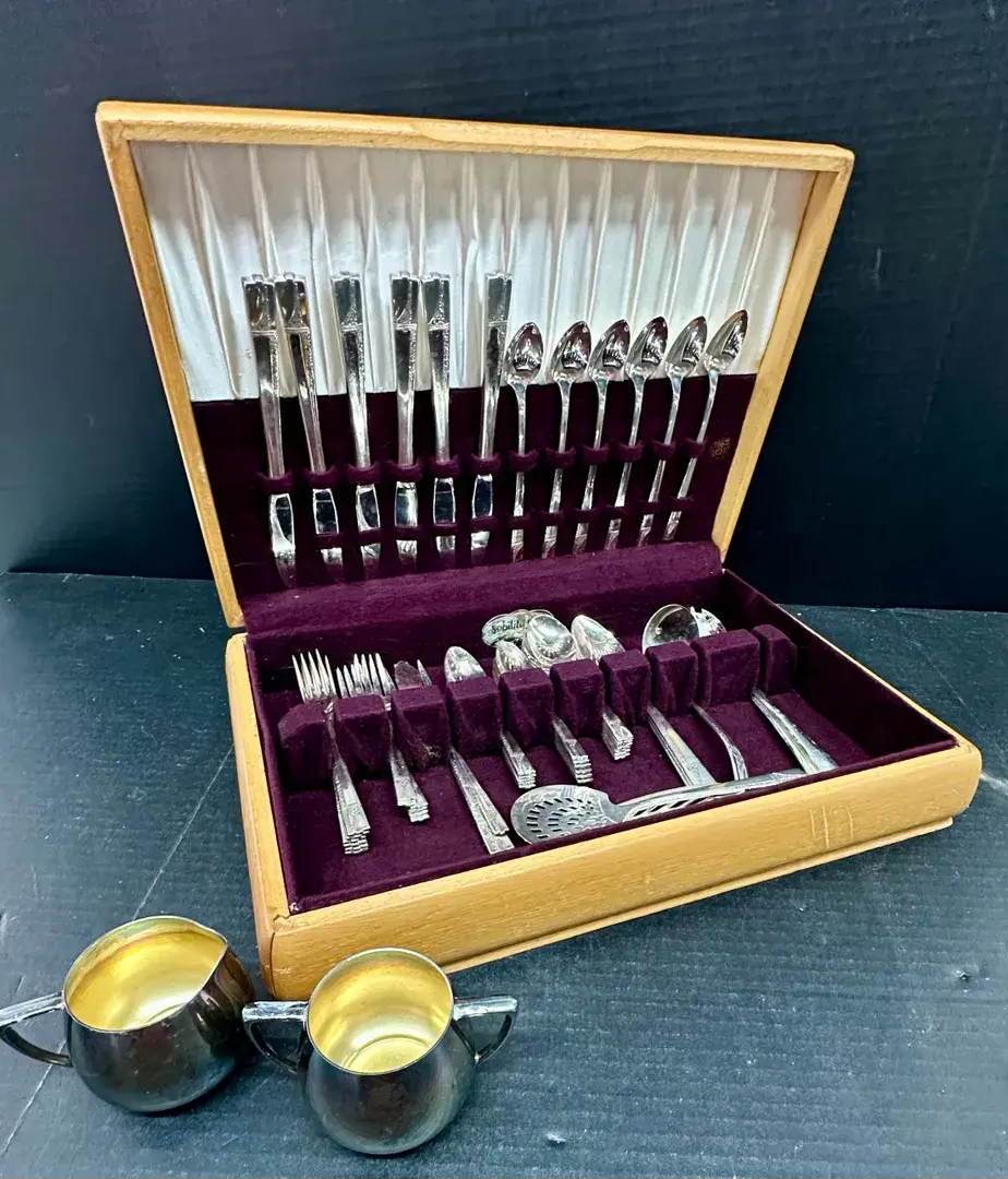 Oneida Nobility Plate Silver Plated Flatware w/ Empire Crafts Cream & Sugar Set